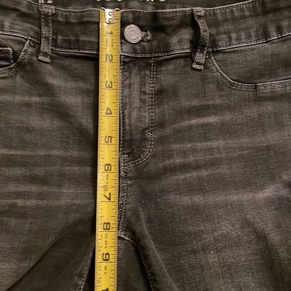 Women’s Jeans - Picture 5 of 9